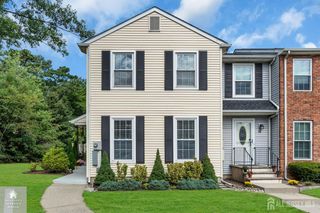 49 Lantern Lane, Sayreville, NJ 08872
