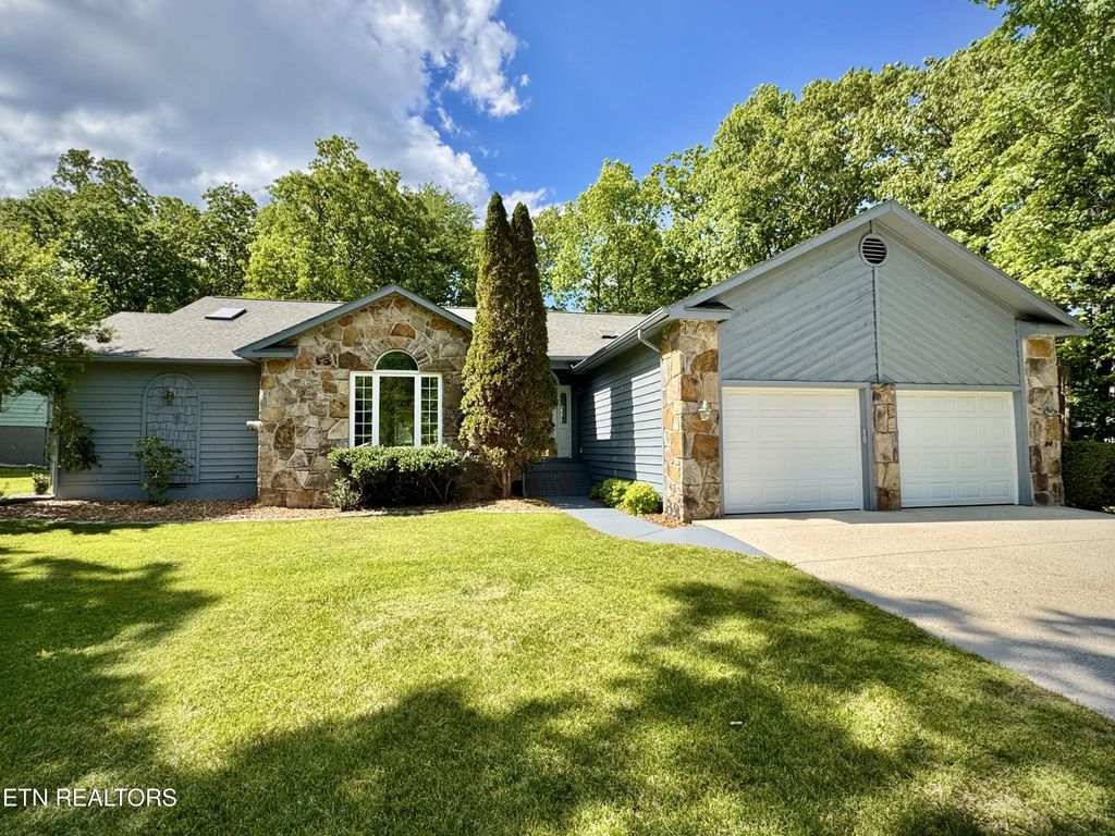 107 Walden Ridge Drive, Crossville, TN 38558