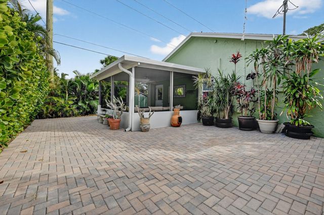 501 NW 54th St, Boca Raton, FL 33487