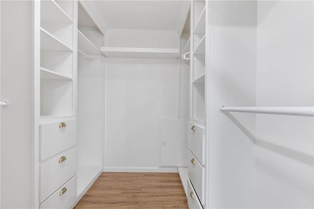 808 Valbrook SW Court, Lilburn, GA 30047