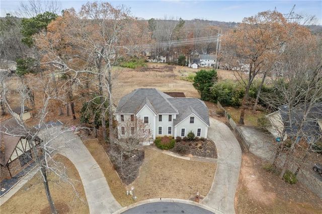 808 Valbrook SW Court, Lilburn, GA 30047