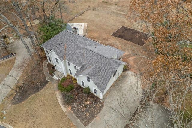 808 Valbrook SW Court, Lilburn, GA 30047