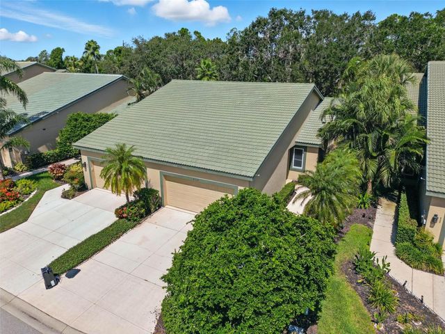 8512 54TH AVENUE CIRCLE E, Bradenton, FL 34211