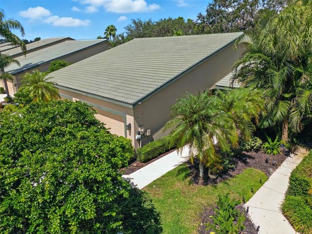 8512 54TH AVENUE CIRCLE E, Bradenton, FL 34211
