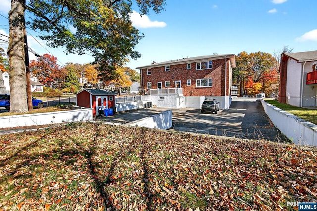 61 Star Lake Road 2, Bloomingdale, NJ 07403