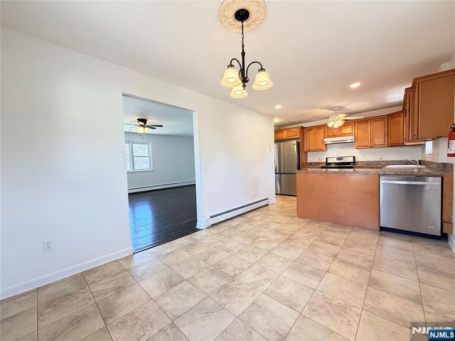 61 Star Lake Road 2, Bloomingdale, NJ 07403