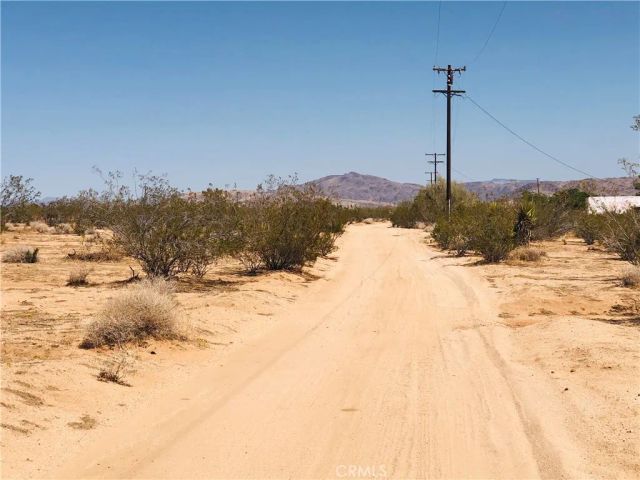 2 Geronimo, Landers, CA 92285