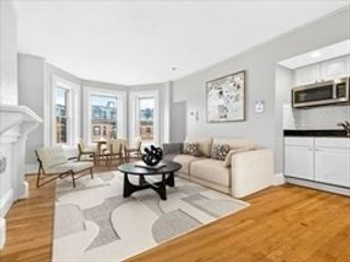 226 Newbury St 21, Boston, MA 02116