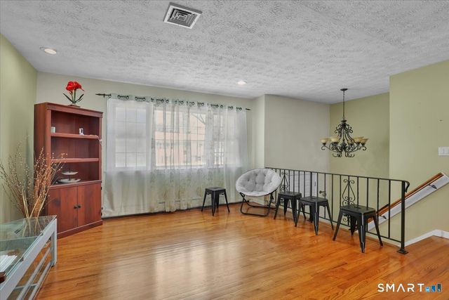 68 Eagle Place, West Haven, CT 06516