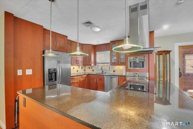 68 Eagle Place, West Haven, CT 06516