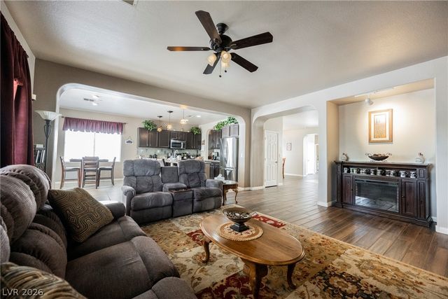 8054 Meadow Pasture Street, North Las Vegas, NV 89085
