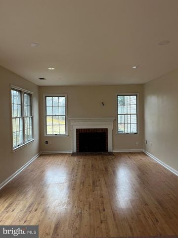 2808 TRUMPETER CT, Waldorf, MD 20601