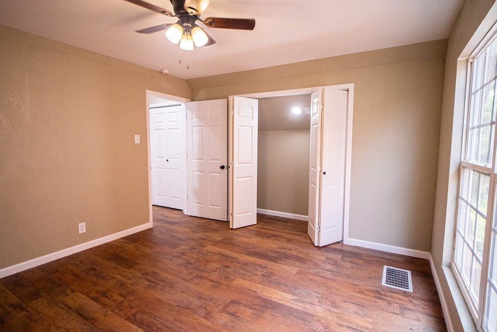 Image 20 of property listing at 1521 S Jackson Street, San Angelo, TX 76904