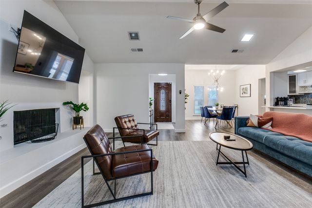 2901 Regal Road, Plano, TX 75075