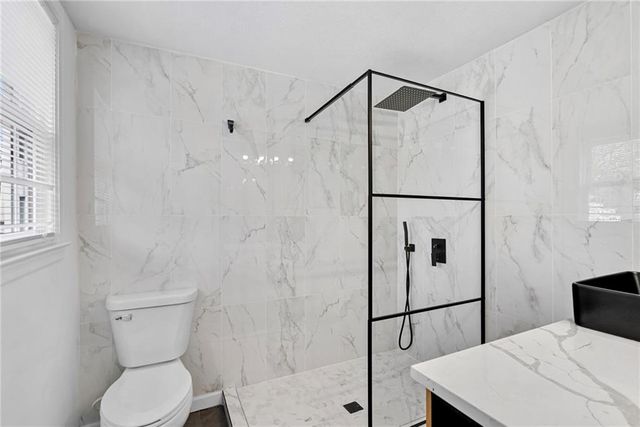 6531 Holmes Road, Kansas City, MO 64131