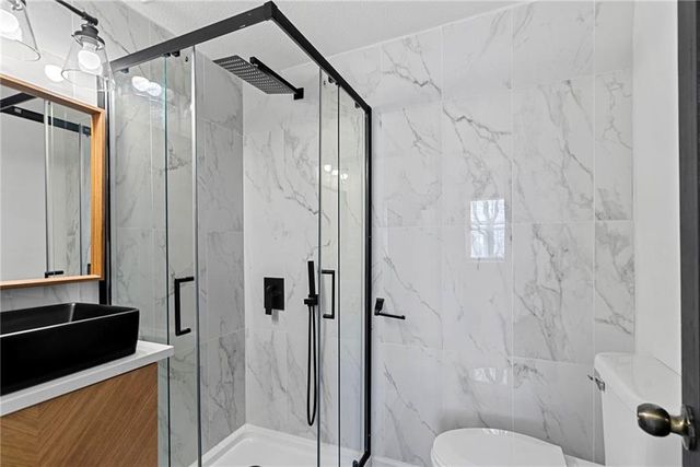 6531 Holmes Road, Kansas City, MO 64131