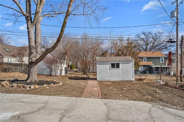 6531 Holmes Road, Kansas City, MO 64131