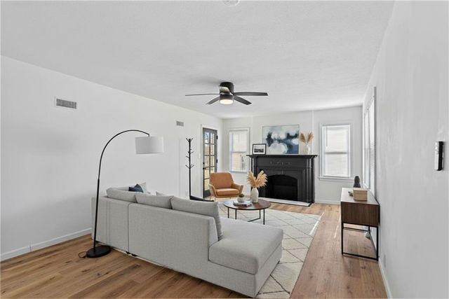 6531 Holmes Road, Kansas City, MO 64131