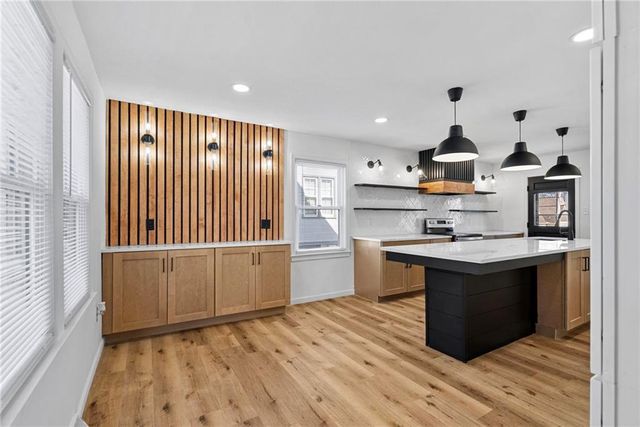 6531 Holmes Road, Kansas City, MO 64131