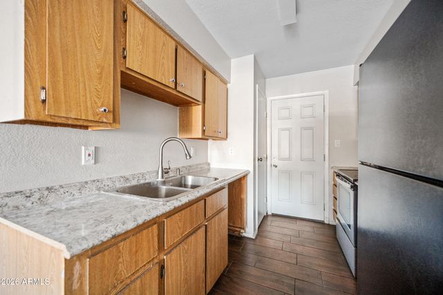 520 W CLARK Street 10, Mesa, AZ 85201