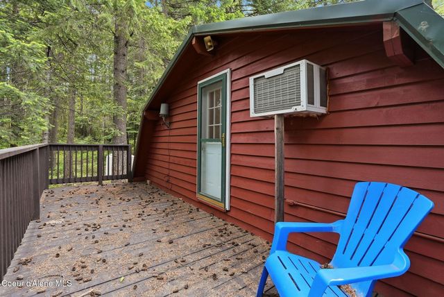 256 Poverty Ln, Spirit Lake, ID 83869