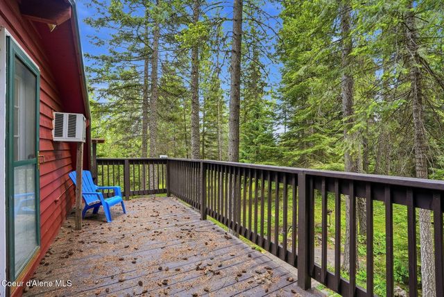 256 Poverty Ln, Spirit Lake, ID 83869