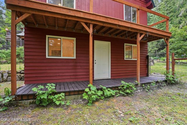 256 Poverty Ln, Spirit Lake, ID 83869