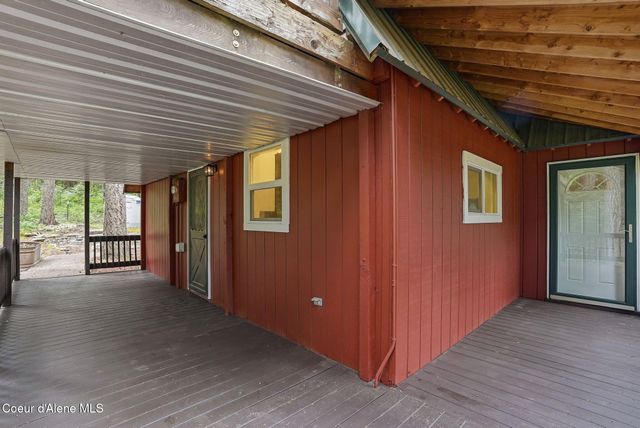 256 Poverty Ln, Spirit Lake, ID 83869