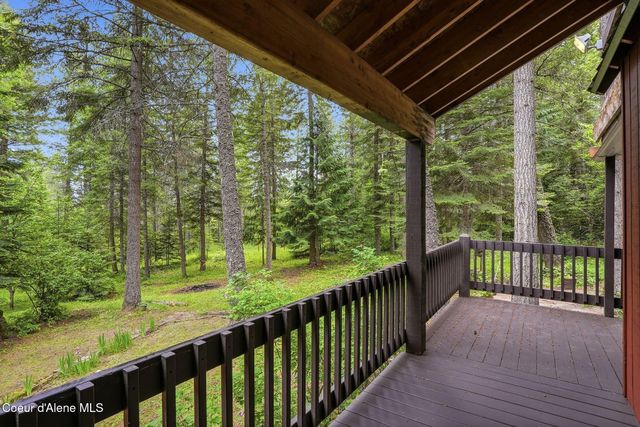 256 Poverty Ln, Spirit Lake, ID 83869