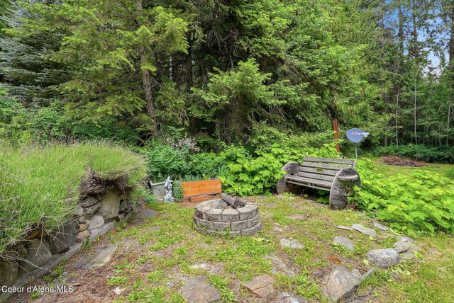 256 Poverty Ln, Spirit Lake, ID 83869