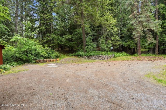 256 Poverty Ln, Spirit Lake, ID 83869
