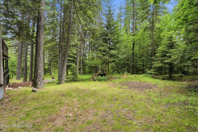 256 Poverty Ln, Spirit Lake, ID 83869