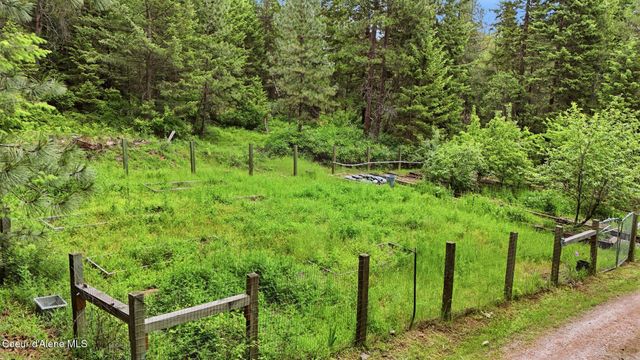 256 Poverty Ln, Spirit Lake, ID 83869