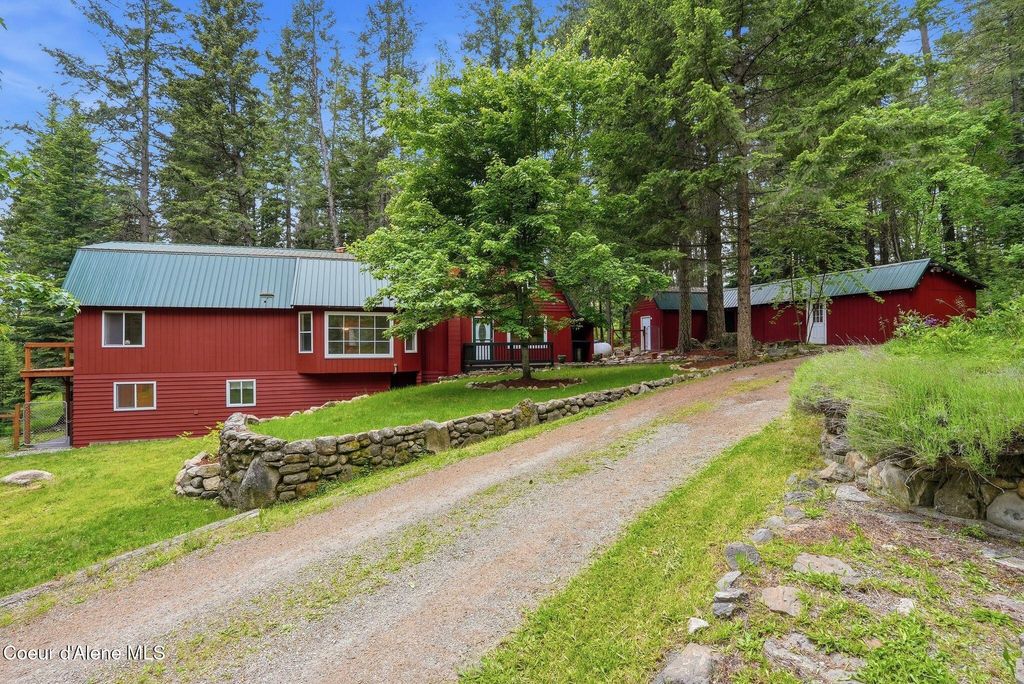 256 Poverty Ln, Spirit Lake, ID 83869