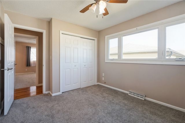 158 32nd St NW, Cedar Rapids, IA 52405