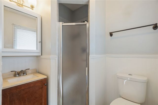 158 32nd St NW, Cedar Rapids, IA 52405