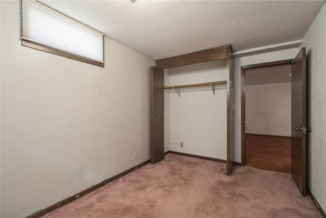 158 32nd St NW, Cedar Rapids, IA 52405