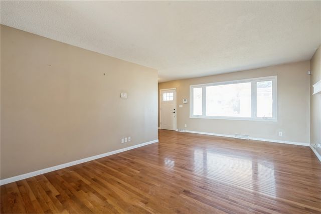 158 32nd St NW, Cedar Rapids, IA 52405