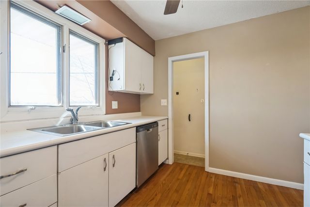 158 32nd St NW, Cedar Rapids, IA 52405