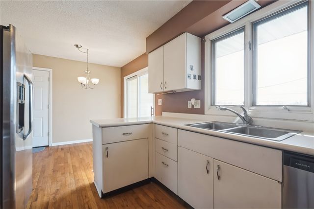 158 32nd St NW, Cedar Rapids, IA 52405