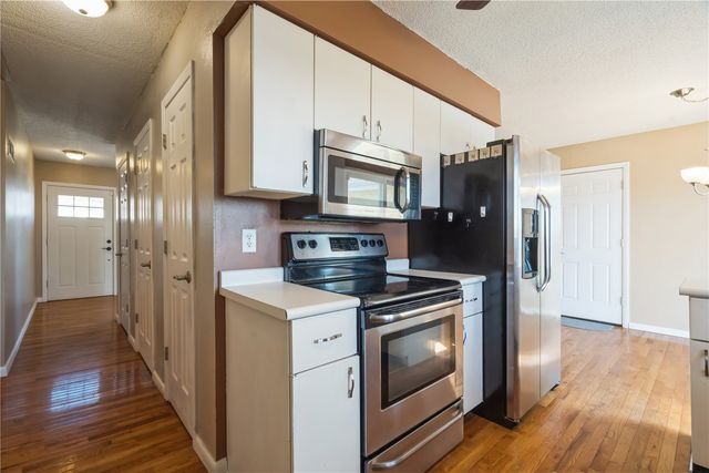 158 32nd St NW, Cedar Rapids, IA 52405