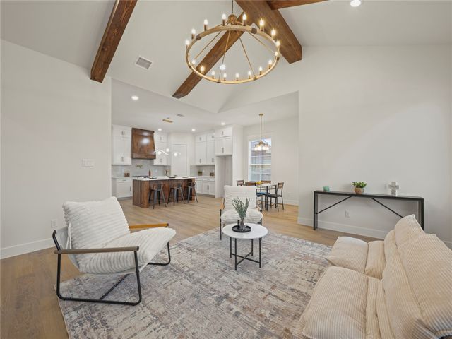 1033 E Bowie Street, Fort Worth, TX 76104