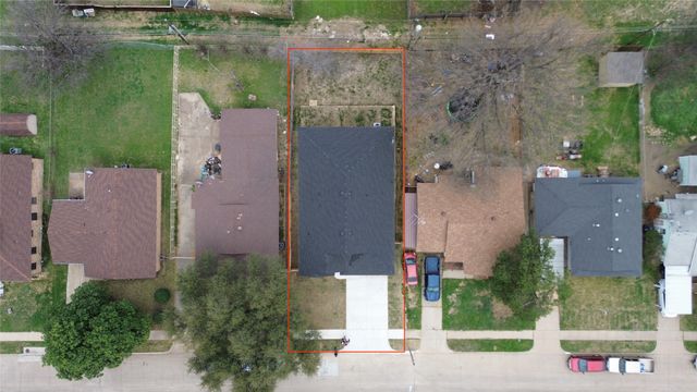 1033 E Bowie Street, Fort Worth, TX 76104