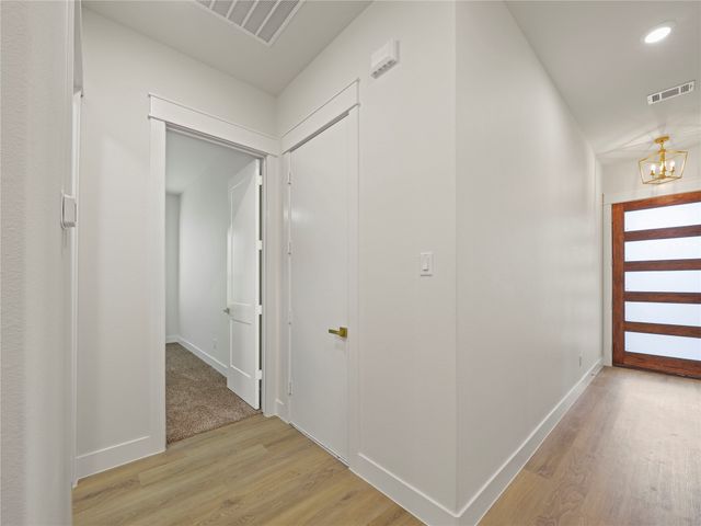 1033 E Bowie Street, Fort Worth, TX 76104