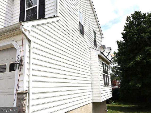 1019 LAFAYETTE AVE, Prospect Park, PA 19076