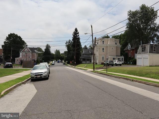 1019 LAFAYETTE AVE, Prospect Park, PA 19076