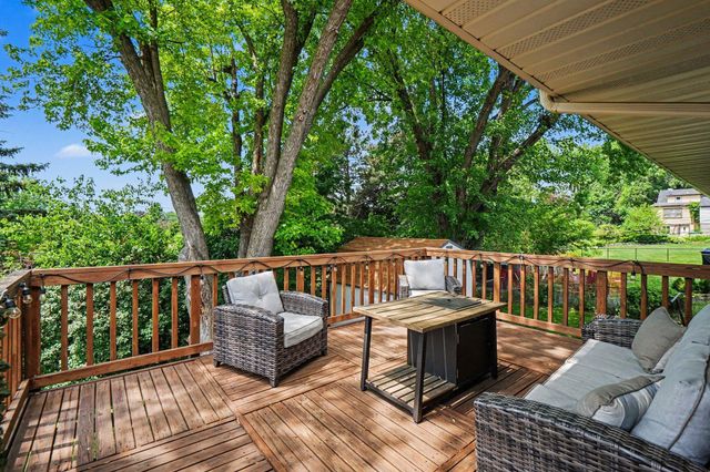 3404 Silver Lake Road NE, Saint Anthony, MN 55418