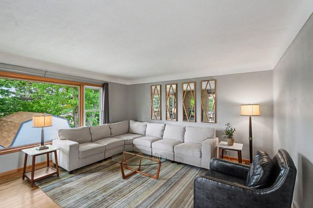 3404 Silver Lake Road NE, Saint Anthony, MN 55418