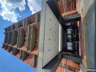 240 Harmon Cove Tower, Secaucus, NJ 07094