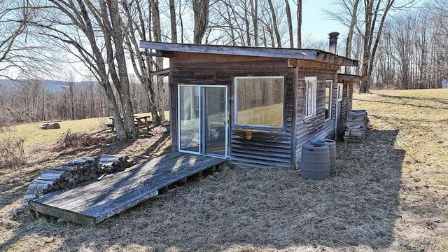 57 Boettger Road, Callicoon, NY 12723